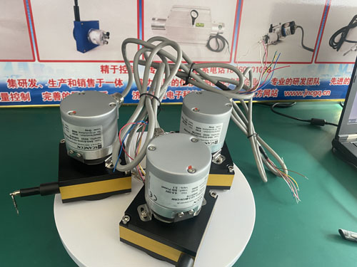 ����λ�Ƃ�����ͨ��늕r(sh��)��(hu��)�a(ch��n)��˲�g�ķ���߉�